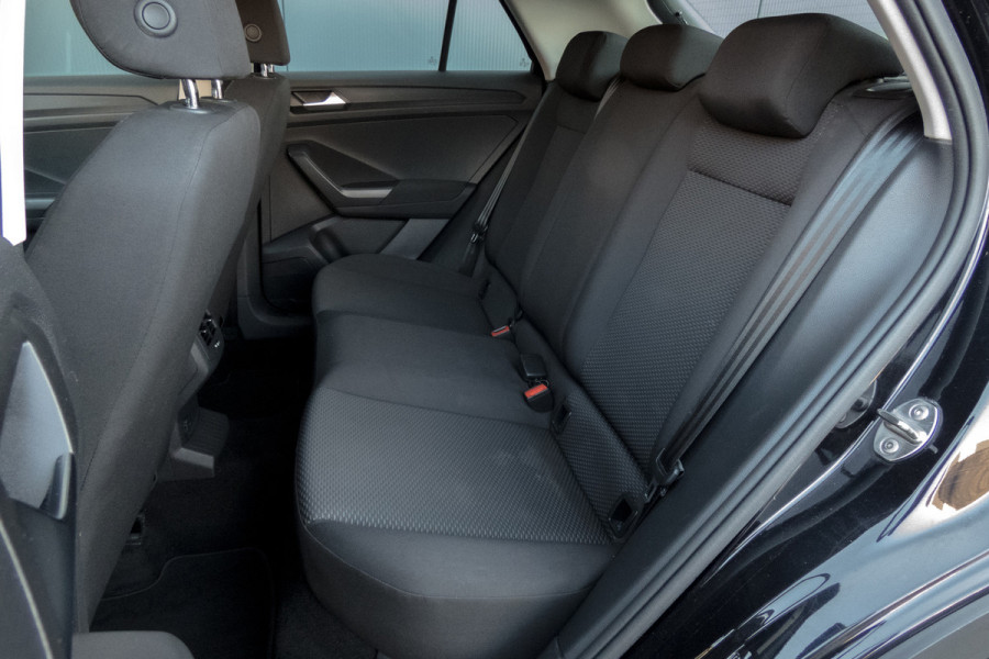 Volkswagen T-Roc 1.0 TSI | PARKEERSENSOREN | APPLE CARPLAY / ANDROID AUTO | NAVIGATIE