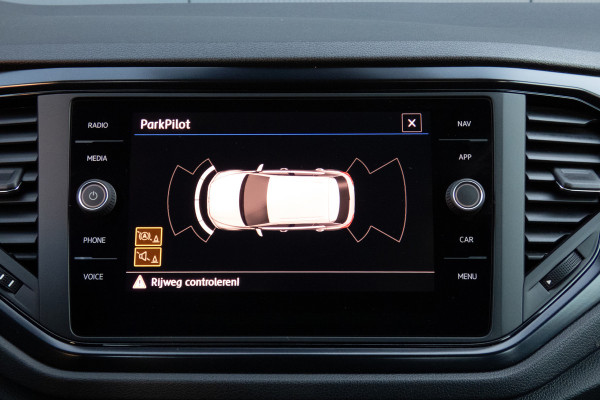Volkswagen T-Roc 1.0 TSI | PARKEERSENSOREN | APPLE CARPLAY / ANDROID AUTO | NAVIGATIE