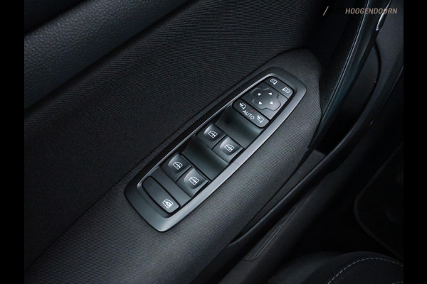 Renault Mégane Estate 1.6 E-Tech Plug-In Hybrid 160 R.S. Line (APPLE CARPLAY,LED,KEYLESS,PARKEERSENSOREN,SPORTSTOELEN,LM-VELGEN)