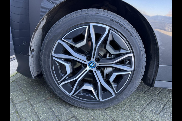BMW iX xDrive50 High Executive 112 kWh SOH 92% | Sky Lounge | 360* Camera | Massage | Stoelventilatie/Verwarming | Elektrische Trekhaak |