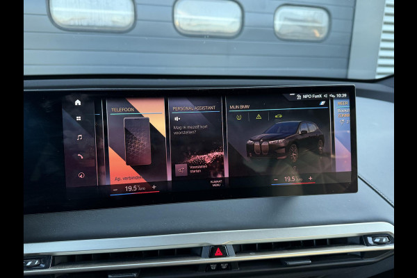 BMW iX xDrive50 High Executive 112 kWh SOH 92% | Sky Lounge | 360* Camera | Massage | Stoelventilatie/Verwarming | Elektrische Trekhaak |