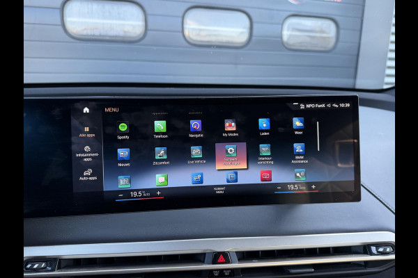 BMW iX xDrive50 High Executive 112 kWh SOH 92% | Sky Lounge | 360* Camera | Massage | Stoelventilatie/Verwarming | Elektrische Trekhaak |