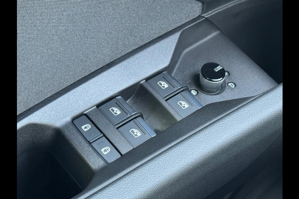 Audi Q4 e-tron 45 Advanced edition 82 kWh, achteruitrijcamera, stoelverwarming, sfeerverlichting, 1 e eigenaar, NL auto met nap