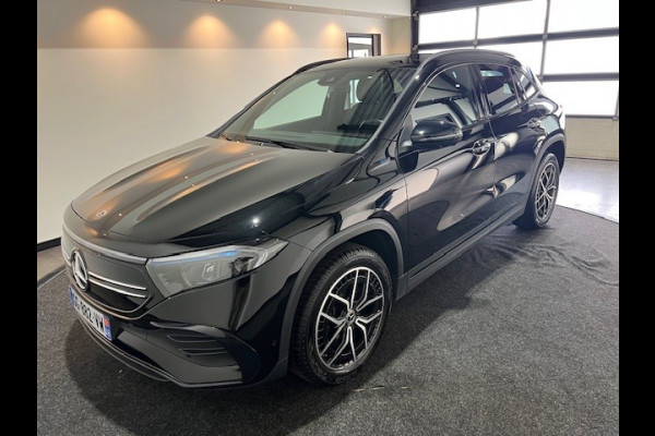 Mercedes-Benz EQA 250 AMG Line 67 kWh | Panorama schuif/kanteldak | Stoelverwarming | Camera 360 | Nachtpakket | Actieve Parkeerhulp