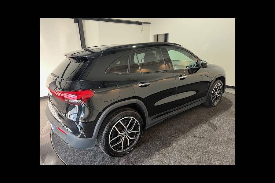 Mercedes-Benz EQA 250 AMG Line 67 kWh | Panorama schuif/kanteldak | Stoelverwarming | Camera 360 | Nachtpakket | Actieve Parkeerhulp