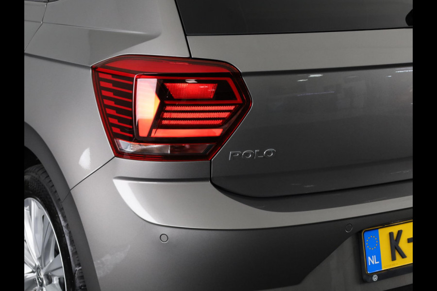 Volkswagen Polo 1.0 TSI Highline 95 PK | Navigatie | Parkeersensoren | Extra getint glas | ECC airco