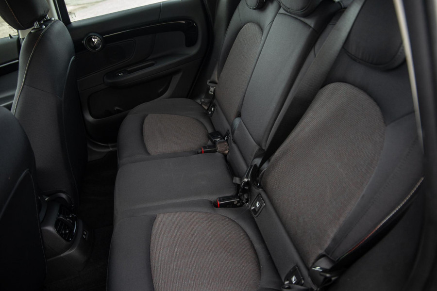 MINI Countryman 1.5 Cooper S E ALL4 Essential CAMERA / NAVI / CARPLAY / AIRCO / ZWART / STOELVERWARMING