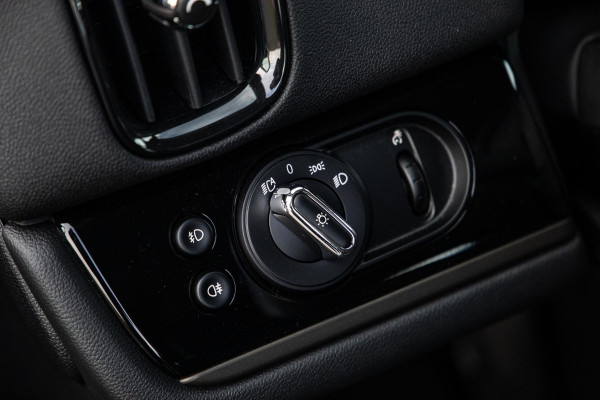 MINI Countryman 1.5 Cooper S E ALL4 Essential CAMERA / NAVI / CARPLAY / AIRCO / ZWART / STOELVERWARMING