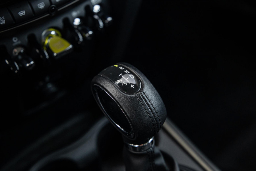 MINI Countryman 1.5 Cooper S E ALL4 Essential CAMERA / NAVI / CARPLAY / AIRCO / ZWART / STOELVERWARMING