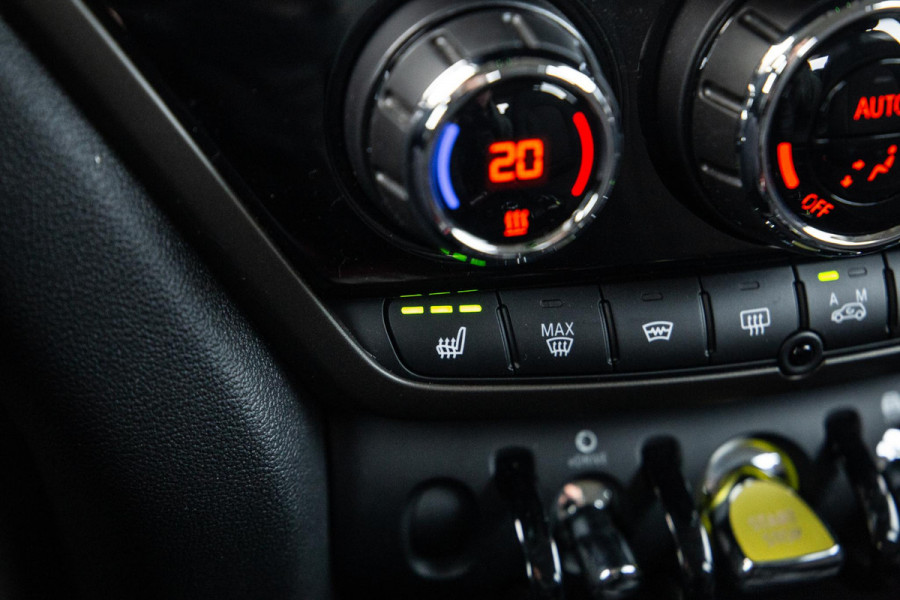 MINI Countryman 1.5 Cooper S E ALL4 Essential CAMERA / NAVI / CARPLAY / AIRCO / ZWART / STOELVERWARMING