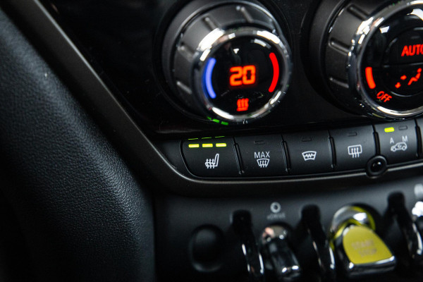 MINI Countryman 1.5 Cooper S E ALL4 Essential CAMERA / NAVI / CARPLAY / AIRCO / ZWART / STOELVERWARMING
