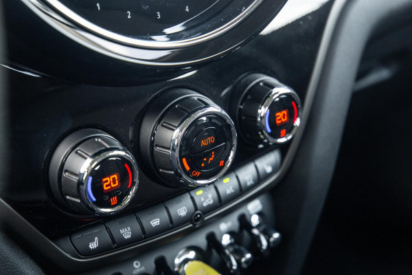MINI Countryman 1.5 Cooper S E ALL4 Essential CAMERA / NAVI / CARPLAY / AIRCO / ZWART / STOELVERWARMING