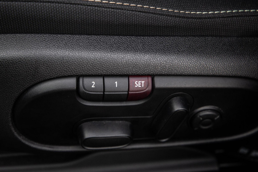 MINI Countryman 1.5 Cooper S E ALL4 Essential CAMERA / NAVI / CARPLAY / AIRCO / ZWART / STOELVERWARMING