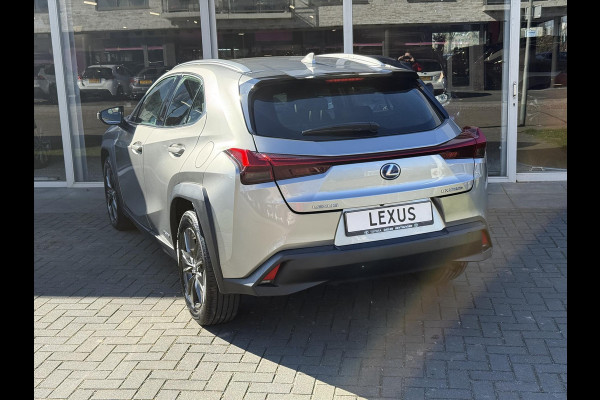 Lexus UX 250h 184pk Luxury Line | Stoel + Stuurverwarming, Parkeersensoren, Keyless, DAB, Adaptive cruise control