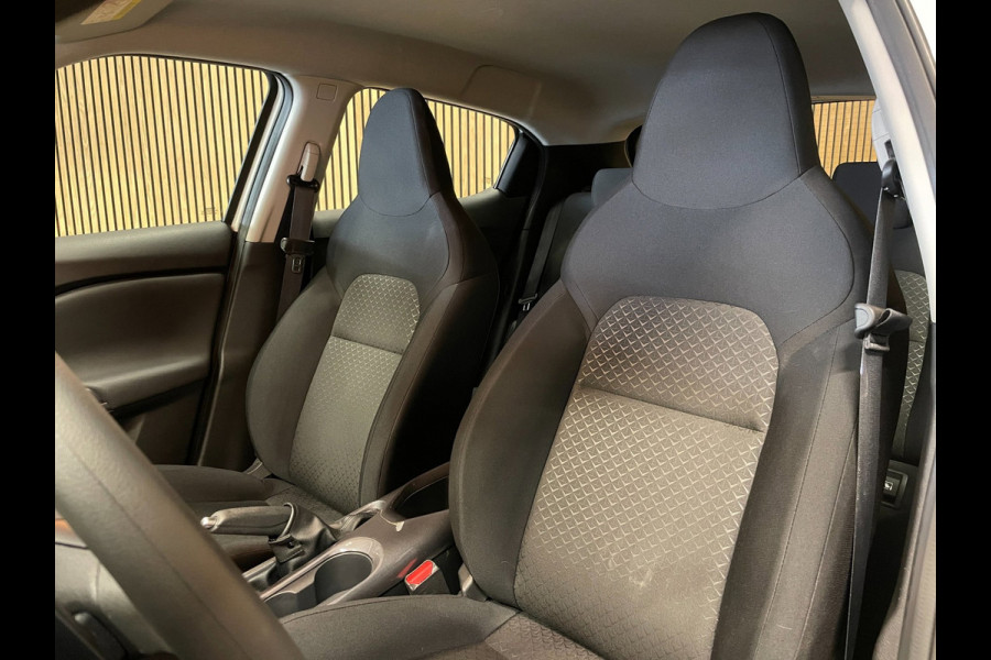 Nissan Juke 1.0 DIG-T Acenta|AUTOMAAT|BLACK/WHITE EDITION|STOELVERWARMING|APPLE CARPLAY|CAMERA|CLIMATE,CRUISE CONTROL|LANE|PDC-A|