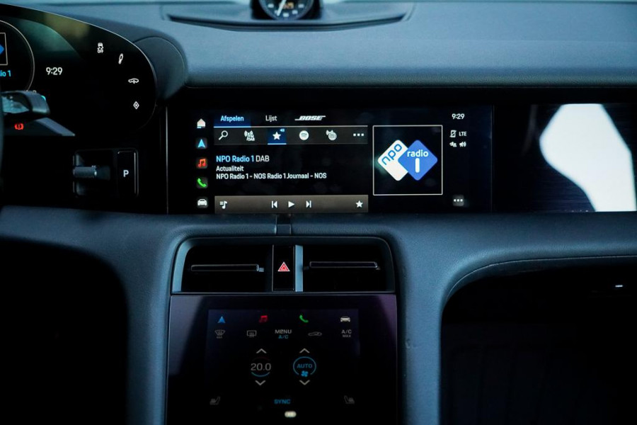 Porsche Taycan Performance 84 kWh / Pano / Warmtepomp / Bose / Luchtvering / 21''