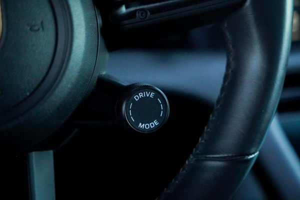 Porsche Taycan Performance 84 kWh / Pano / Warmtepomp / Bose / Luchtvering / 21''