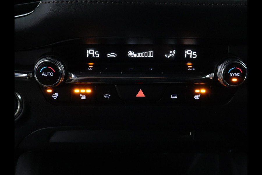 Mazda 3 2.0 e-SkyActiv-X M Hybrid 186 Black Luxury | Navigatie | Stoelverwarming | Camera |