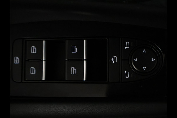 Mazda 3 2.0 e-SkyActiv-X M Hybrid 186 Black Luxury | Navigatie | Stoelverwarming | Camera |