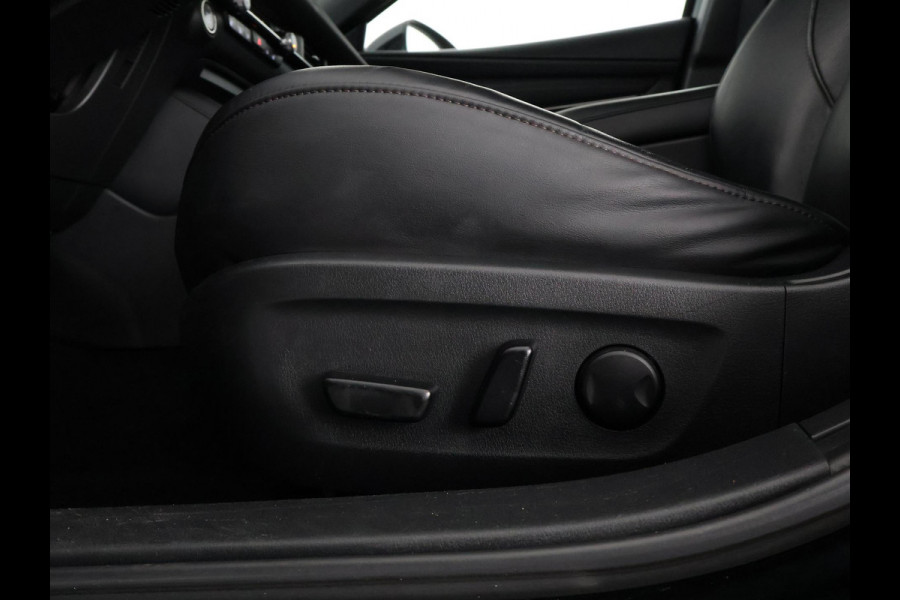Mazda 3 2.0 e-SkyActiv-X M Hybrid 186 Black Luxury | Navigatie | Stoelverwarming | Camera |