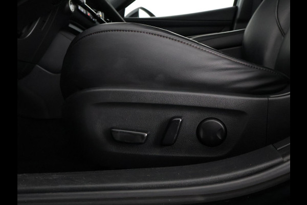 Mazda 3 2.0 e-SkyActiv-X M Hybrid 186 Black Luxury | Navigatie | Stoelverwarming | Camera |