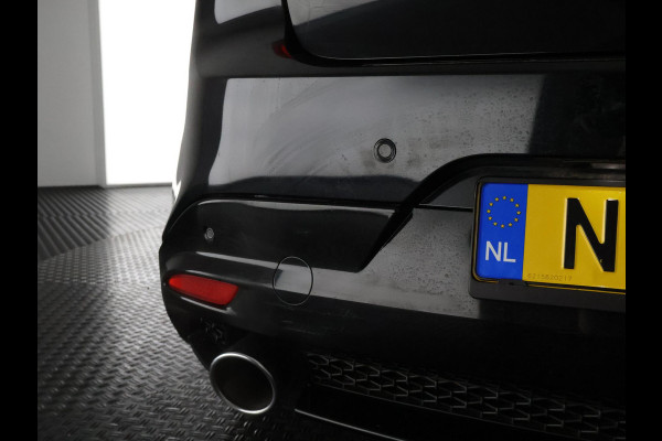 Mazda 3 2.0 e-SkyActiv-X M Hybrid 186 Black Luxury | Navigatie | Stoelverwarming | Camera |