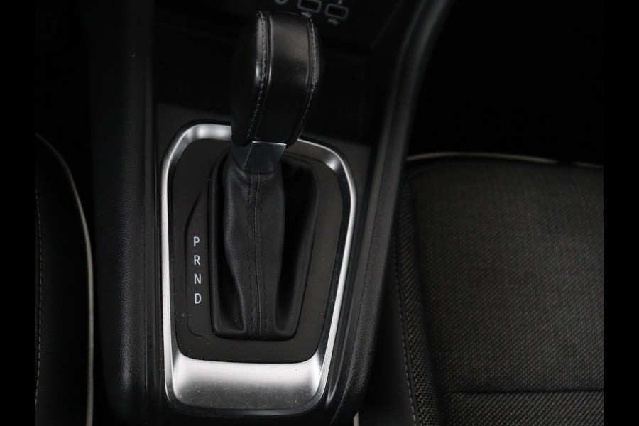 Renault Captur 1.3 TCe 140 Intens | Automaat | Camera | Carplay | Keyless | Navigatie | Full LED | 17'' | Climate control | Half leder | Cruise control | Bluetooth