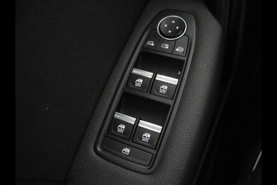 Renault Captur 1.3 TCe 140 Intens | Automaat | Camera | Carplay | Keyless | Navigatie | Full LED | 17'' | Climate control | Half leder | Cruise control | Bluetooth