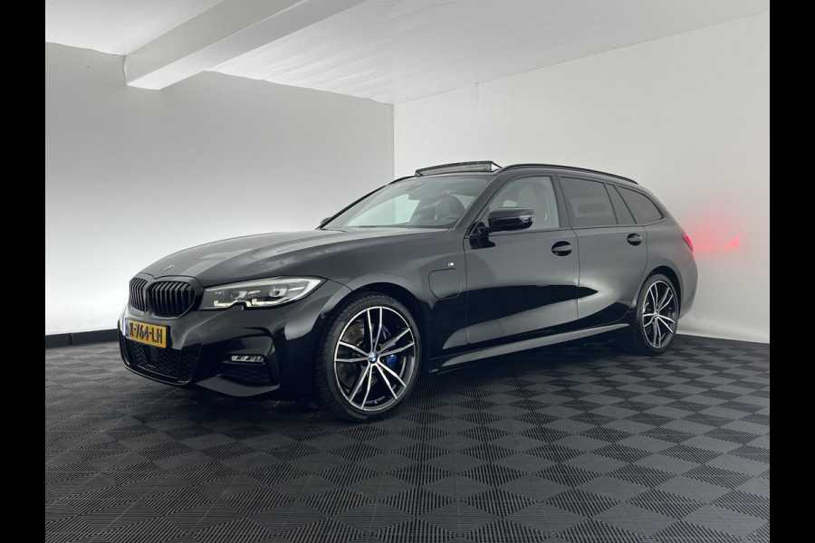 BMW 3 Serie Touring 330e eDrive M-Sportpack Edition (Plug-In) (INCL-BTW) *PANO | LEATHER | HEAD-UP | ADAPTIVE-CRUISE | FULL-LED | KEYLESS | DIGI-COCKPIT | HEATED-SPORTSEATS | CAMERA | HIFI-SOUND | PRIVACYGLASS | DAB+ | SHIFTPADDLES | NAVI-FULLMAP | 19"A