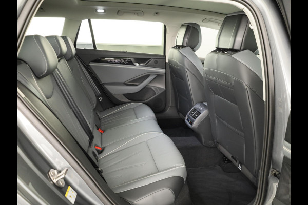 Volkswagen Passat Variant Elegance Business 1.5 eHybrid 204 pk DSG | 18" LM |  Leder Pakket |  Panoramadak | 360 graden camera |