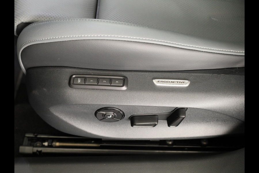 Volkswagen Passat Variant Elegance Business 1.5 eHybrid 204 pk DSG | 18" LM |  Leder Pakket |  Panoramadak | 360 graden camera |