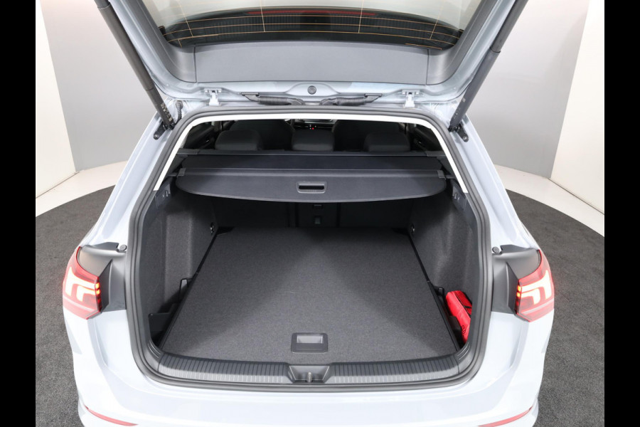 Volkswagen Golf variant Life Edition 1.5 TSI 116 pk Hand. | 18" LM | Stoel & stuurverwarming | Climatronic |