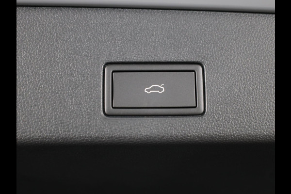 Volkswagen Golf variant Life Edition 1.5 TSI 116 pk Hand. | 18" LM | Stoel & stuurverwarming | Climatronic |