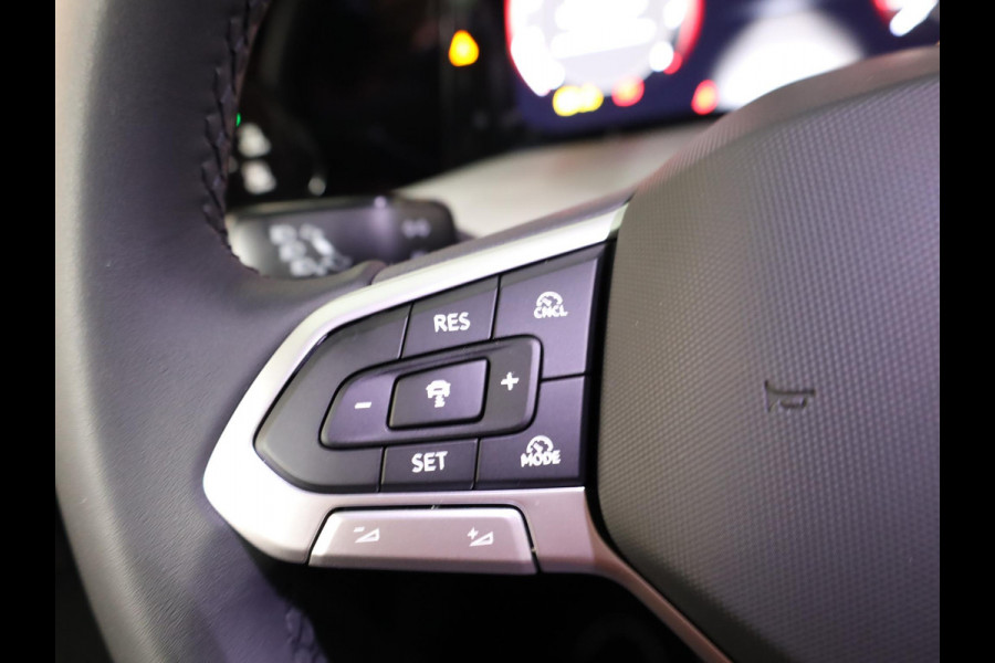 Volkswagen Golf variant Life Edition 1.5 TSI 116 pk Hand. | 18" LM | Stoel & stuurverwarming | Climatronic |