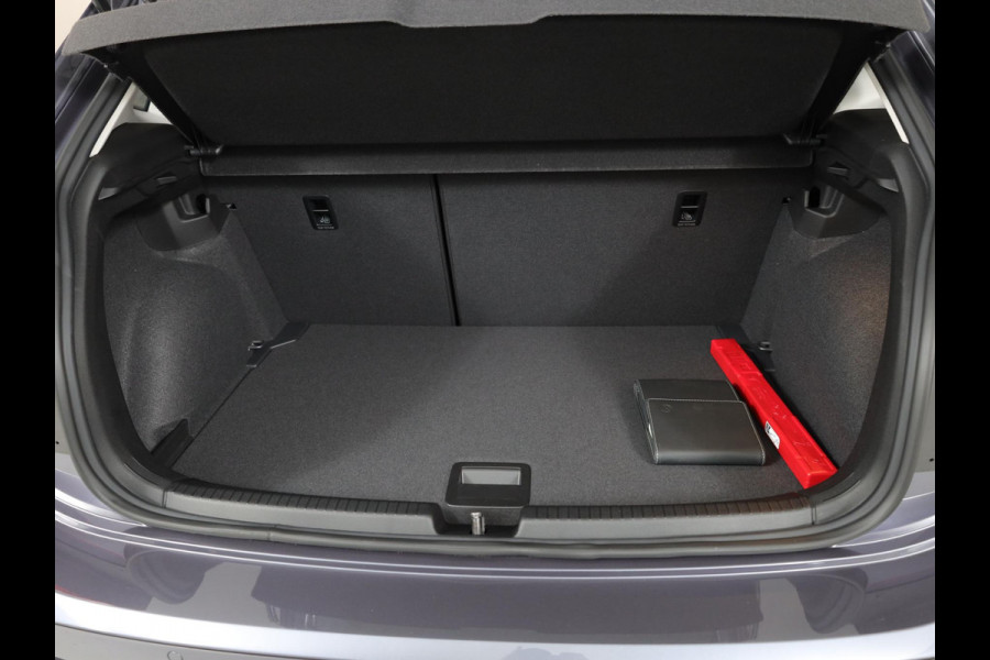 Volkswagen Polo GP Life Edition 1.0 95 pk 5 versn. Hand | 15" LM | Stoelverwarming | Camera |