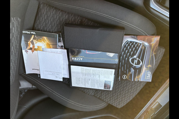 Opel Astra Sports Tourer 1.0 Turbo Business 105pk Trekhaak | Comfort Stoelen | Metaal lak | Climate control | Lichtmetalen velgen
