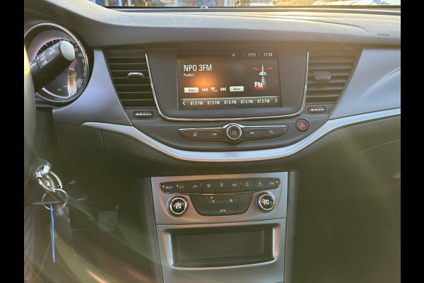 Opel Astra Sports Tourer 1.0 Turbo Business 105pk Trekhaak | Comfort Stoelen | Metaal lak | Climate control | Lichtmetalen velgen