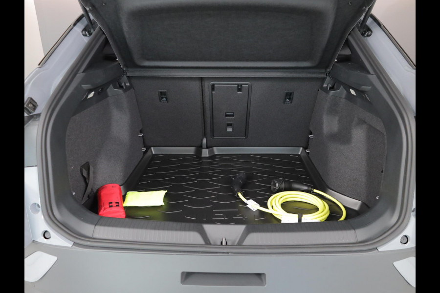Volkswagen ID.4 Pro Limited Edition 77 kWh accu 286 PK | 19" LM | Black Edition | Stoel & Stuurverwarming |