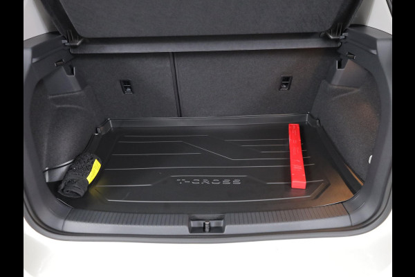 Volkswagen T-Cross Life Edition 1.0 TSI 95 PK 5 versn. Hand | Parkeersensoren | Stoelverwarming | Camera |