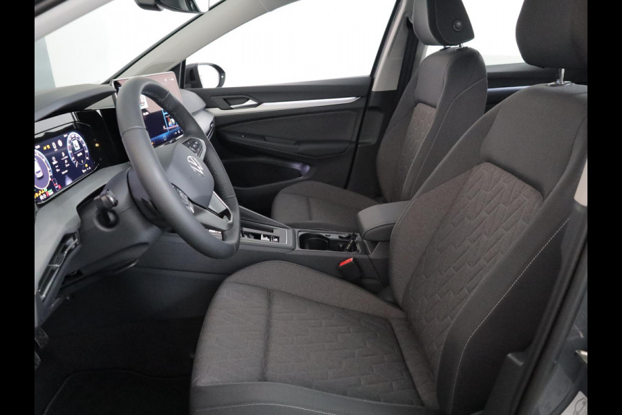 Volkswagen Golf Life Edition 1.5 eHybrid 204 PK | 18 "LM velgen | Stoel & Stuurverwarming | Camera |