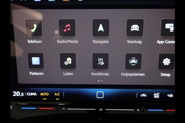 Volkswagen Golf Life Edition 1.5 eHybrid 204 PK | 18 "LM velgen | Stoel & Stuurverwarming | Camera |