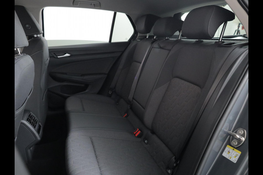 Volkswagen Golf Life Edition 1.5 eHybrid 204 PK | 18 "LM velgen | Stoel & Stuurverwarming | Camera |