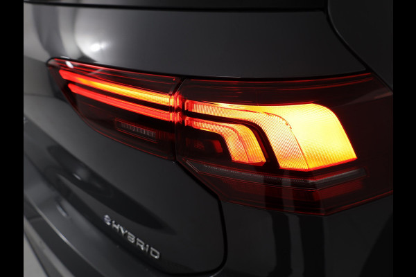 Volkswagen Golf Life Edition 1.5 eHybrid 204 PK | 18 "LM velgen | Stoel & Stuurverwarming | Camera |