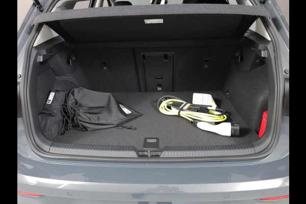 Volkswagen Golf Life Edition 1.5 eHybrid 204 PK | 18 "LM velgen | Stoel & Stuurverwarming | Camera |