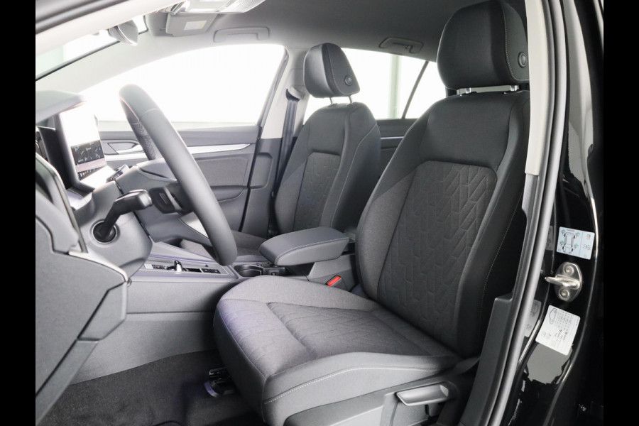 Volkswagen Golf Life Edition 1.5 eHybrid 204 PK | 18 "LM velgen | Stoel & Stuurverwarming | Camera |