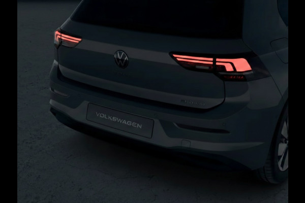 Volkswagen Golf Life Edition 1.5 eHybrid 204 PK | 17 "LM velgen | Stoel & Stuurverwarming | Camera |