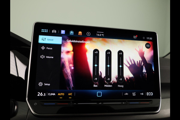 Volkswagen Golf Life Edition 1.5 eHybrid 204 PK | 17 "LM velgen | Stoel & Stuurverwarming | Camera |