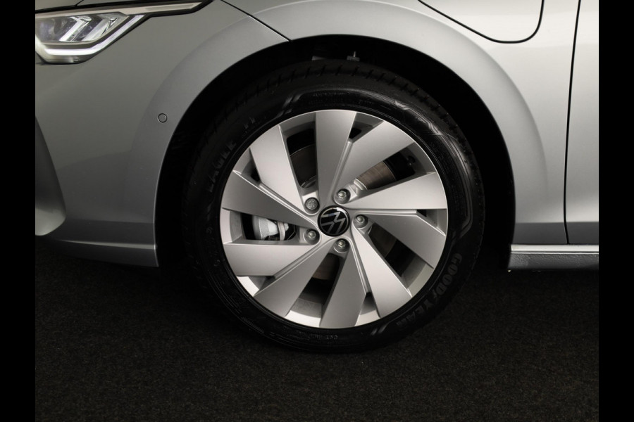 Volkswagen Golf Life Edition 1.5 eHybrid 204 PK | 17 "LM velgen | Stoel & Stuurverwarming | Camera |