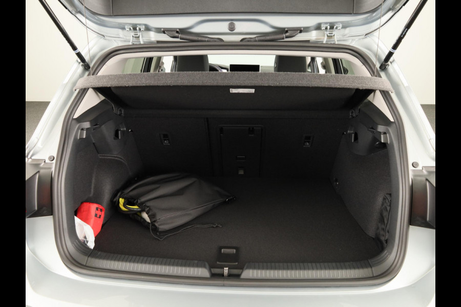 Volkswagen Golf Life Edition 1.5 eHybrid 204 PK | 17 "LM velgen | Stoel & Stuurverwarming | Camera |