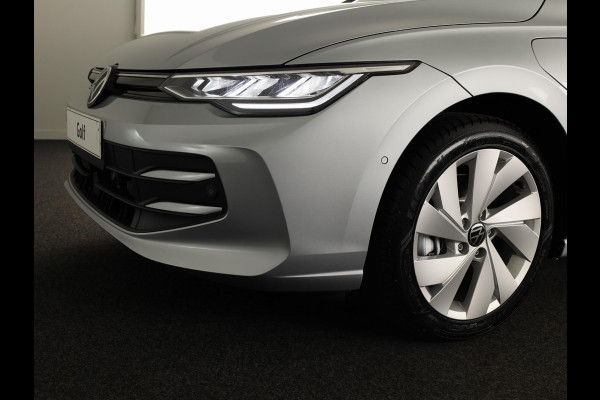 Volkswagen Golf Life Edition 1.5 eHybrid 204 PK | 17 "LM velgen | Stoel & Stuurverwarming | Camera |